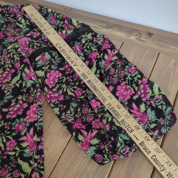 MISA Los Angeles Floral Flowy Flare Sleeve Blouse - Picture 10 of 13